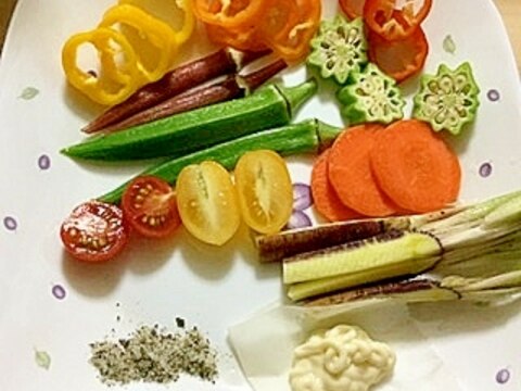 10種類の野菜のサラダ